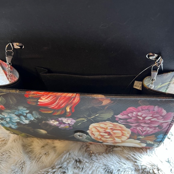NWT Black and Floral Pattern Clutch Purse with silver hardware - Picture 5 of 6